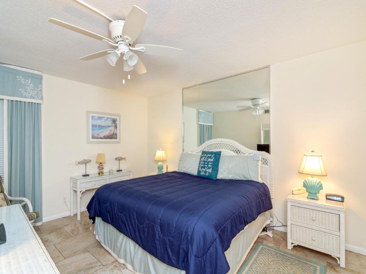 Edgewater Leeward 406 Apartment